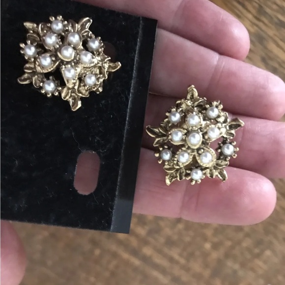 ✅ BARGAIN half price!!!! NWT Clip On EARRINGS vintage Firucci Faux Pearl - Picture 7 of 7